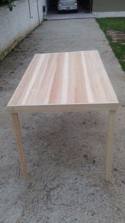 MESA ENCABEÇADA EM CEDRINHO